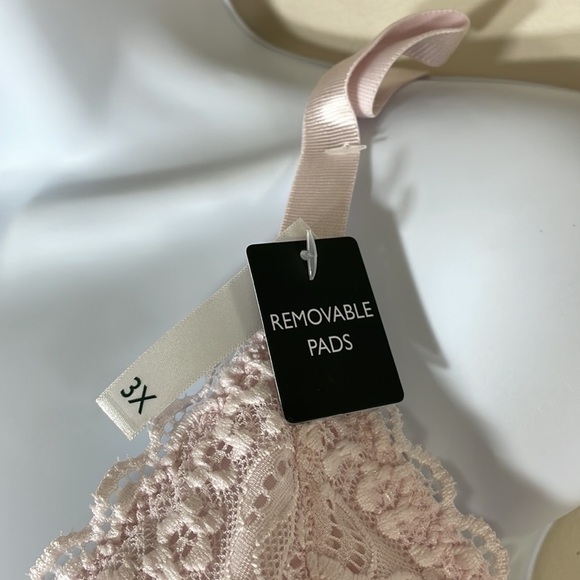 NWT. Laura Ashley Sexy Wireless Lace Bralette Plus-3X. - Picture 2 of 11
